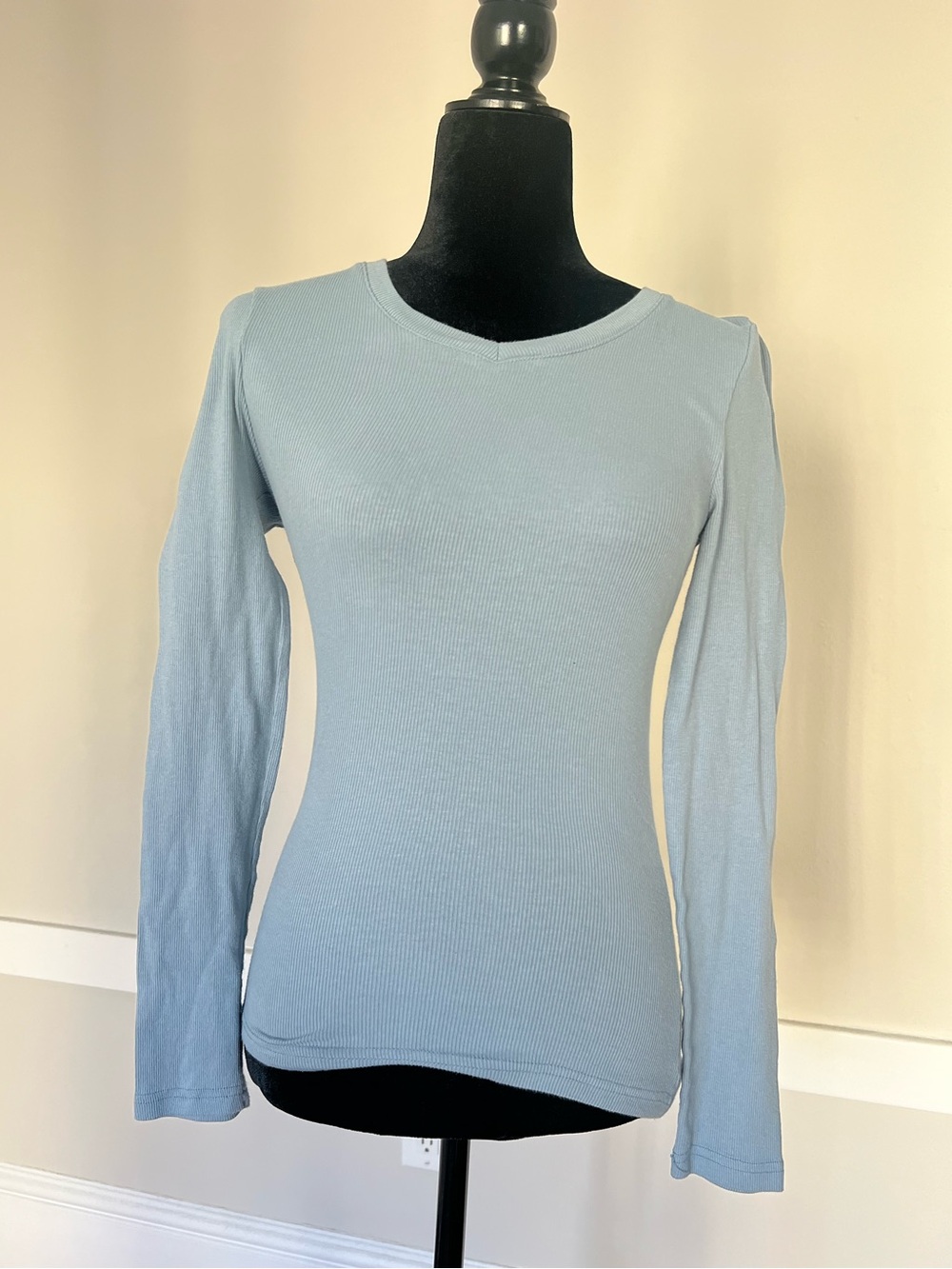 Light Dusty Blue Ribbed Long-Sleeve V-Neck Cotton Blend Women's Top Size Medium